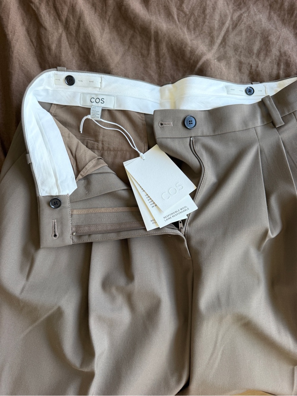 Cos pleated taupe cropped pants, size 10 - Picture 3 of 10